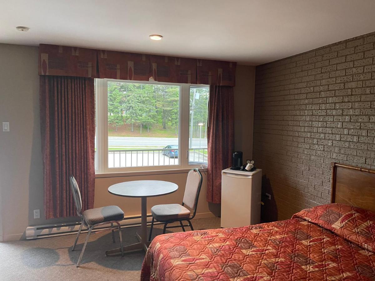Auberge L'Étape Mont-Laurier Habitación foto