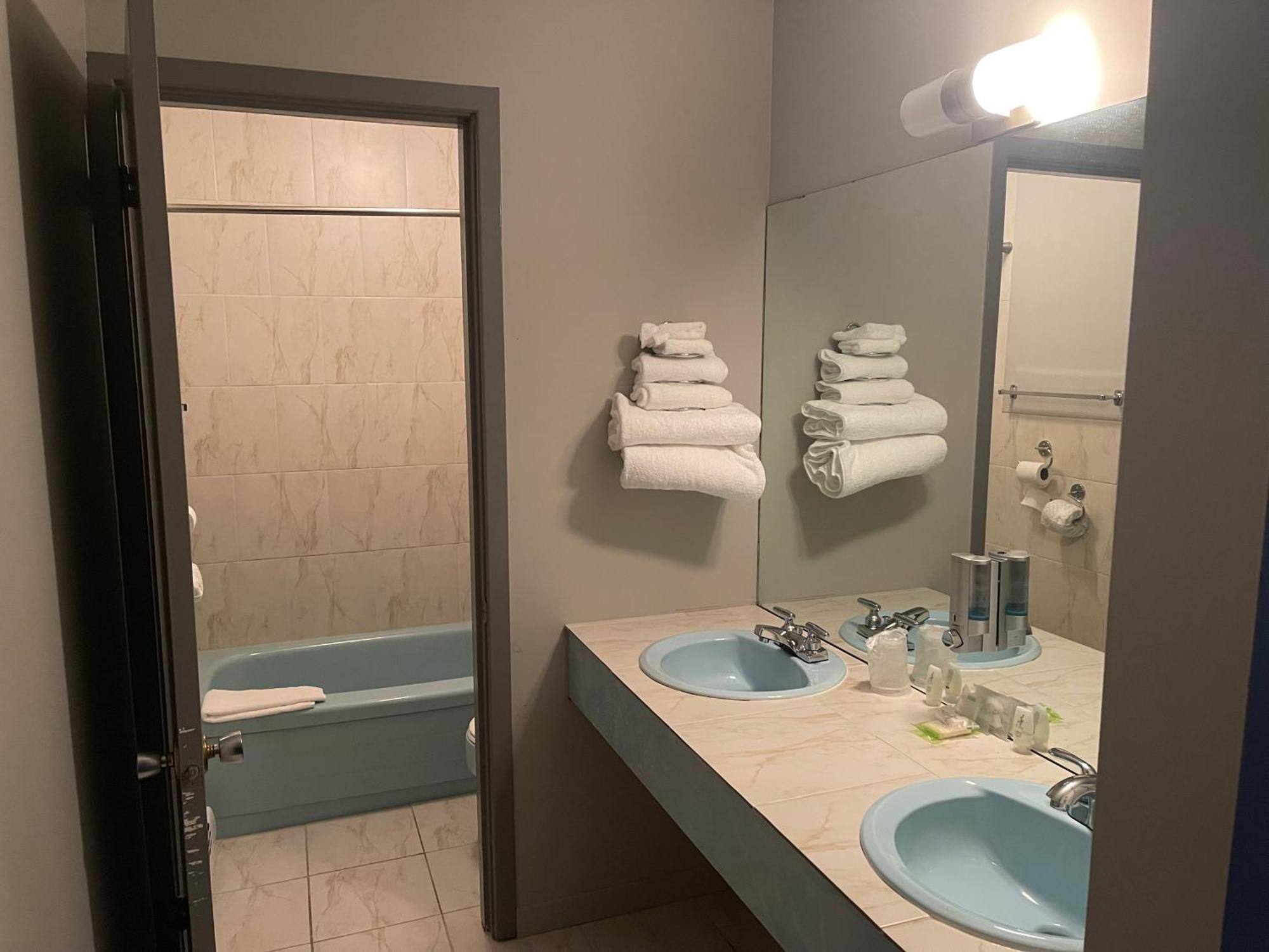 Auberge L'Étape Mont-Laurier Habitación foto